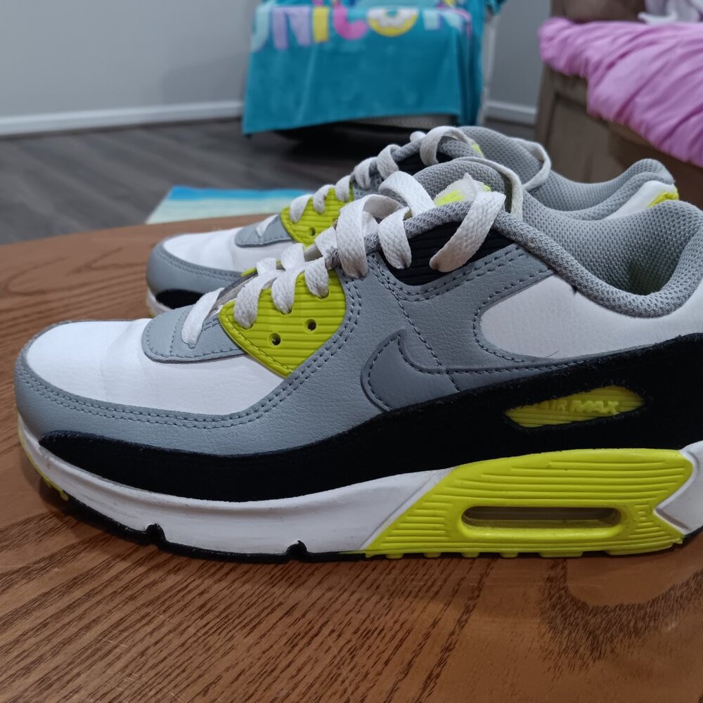 Nike Air Max 90 Ltr Gs Volt White Grey Black Size 5 - Picture 4 of 6